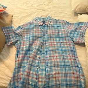 Men’s L Vineyard Vines Short Sleeve button down
